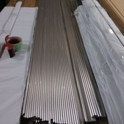 comprare Profili di taglio in acciaio inossidabile 316 a misura piatta con pellicola protettiva lunghezza 2,5 m online manufacture