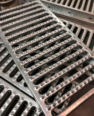 comprare Q235 Carbon Steel United Interlock Planking Grating System online manufacture